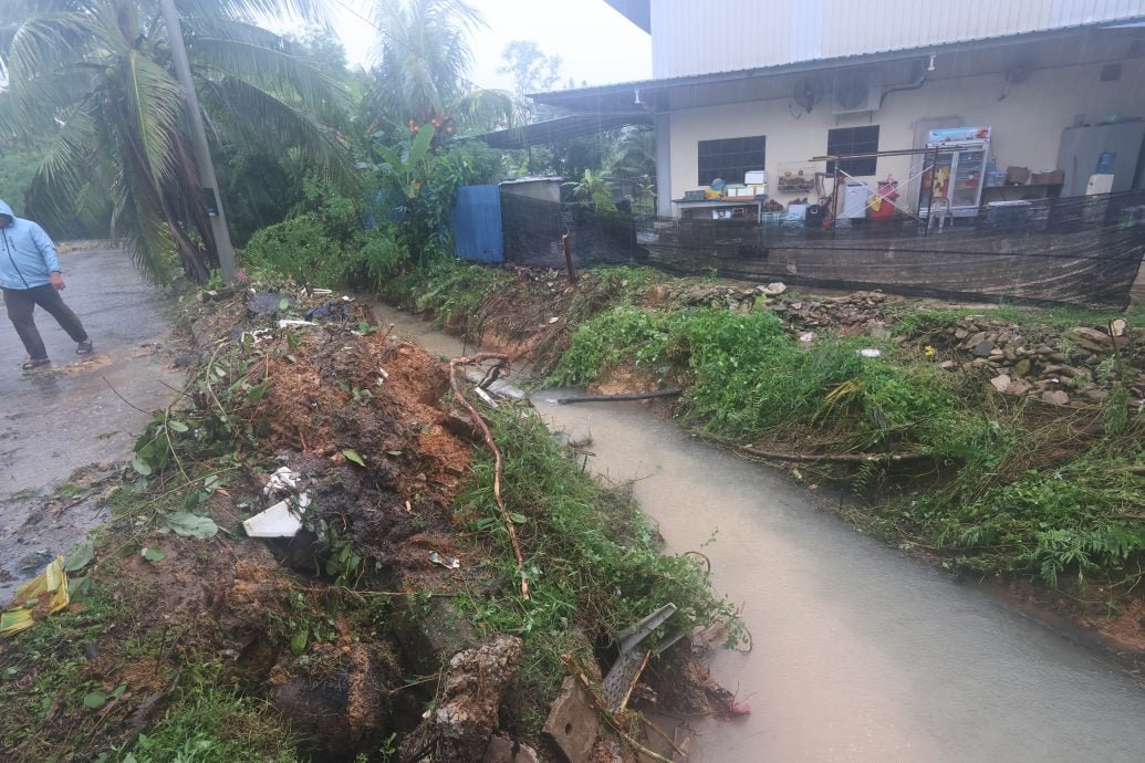东：已签发：长命雨，导致关丹淹了！