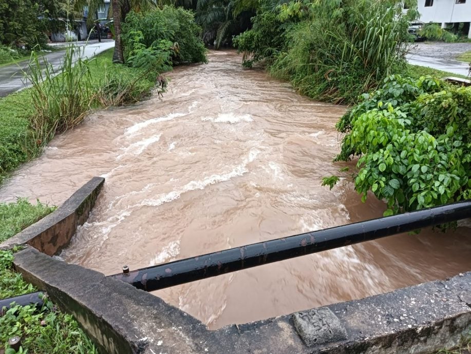 东：已签发：长命雨，导致关丹淹了！