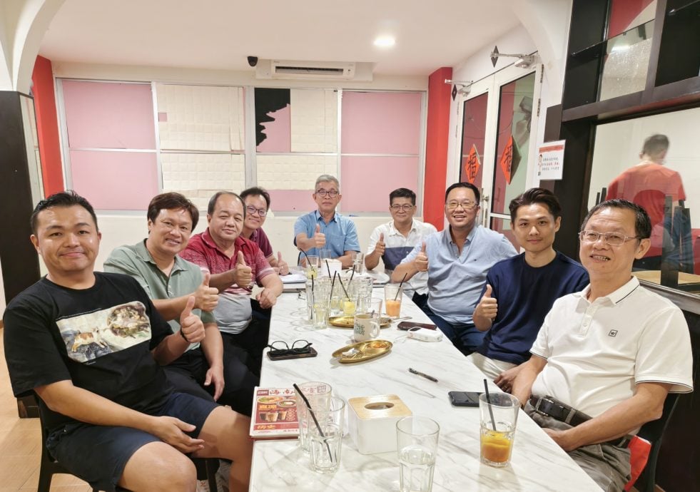 东:新成立直凉华中校友会正式申请加入董事部