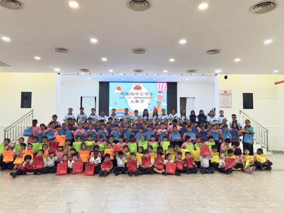 东:明加叻中正华小庆祝儿童节 首次在校“看电影”
