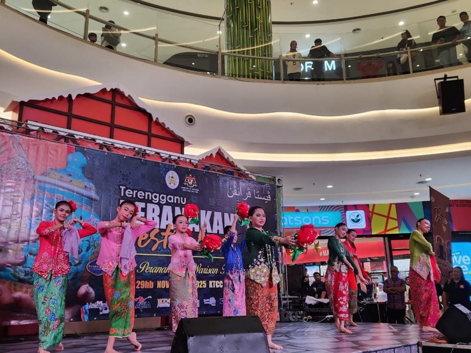 东：登嘉楼旅游局局长希尔曼表示，登嘉楼娘惹华人文化独具特色，蕴含丰富多彩的元素，期望能将其打造成别具魅力的旅游品牌，吸引更多游客前来体验。