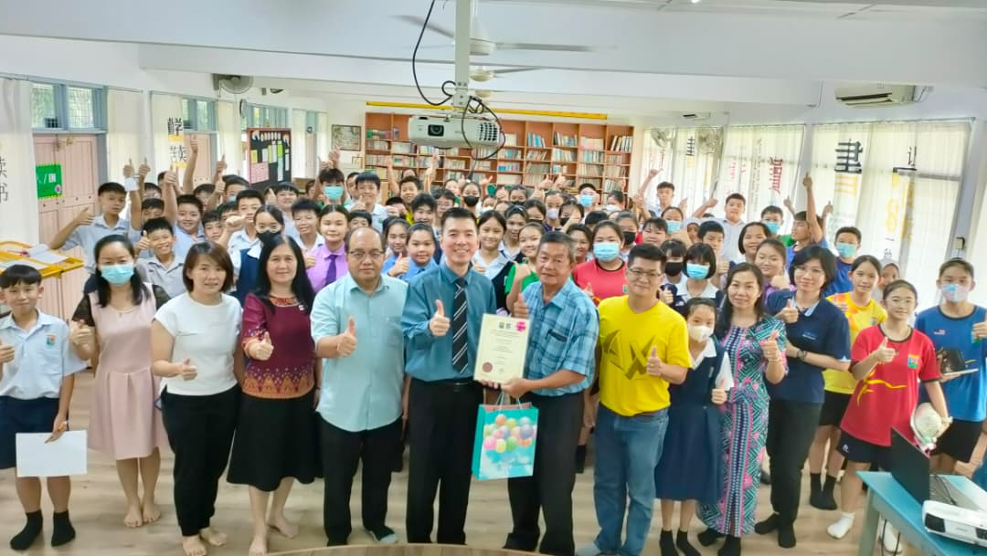 东:百乐县发展华小工委会办小六升中学预备讲座