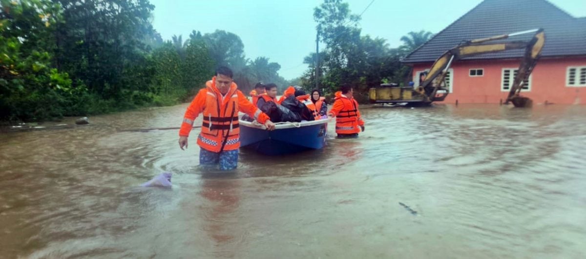 东：连续豪雨引发水灾，登州6县受影响，截至今日上午10时，共有852名灾民被疏散。