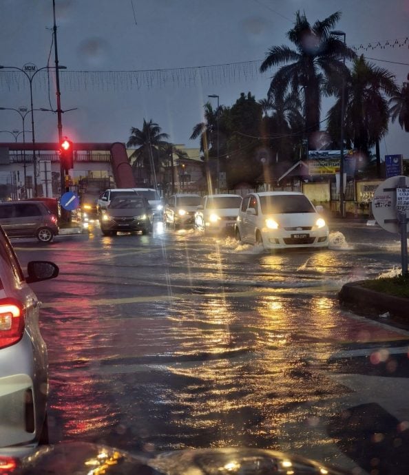 东：连续豪雨引发水灾，登州6县受影响，截至今日上午10时，共有852名灾民被疏散。