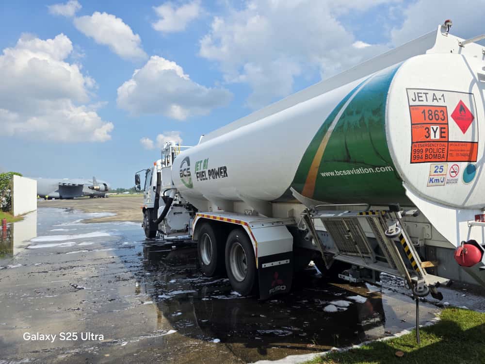 东:(已签发)3油槽罗里起火燃烧 幸无伤亡