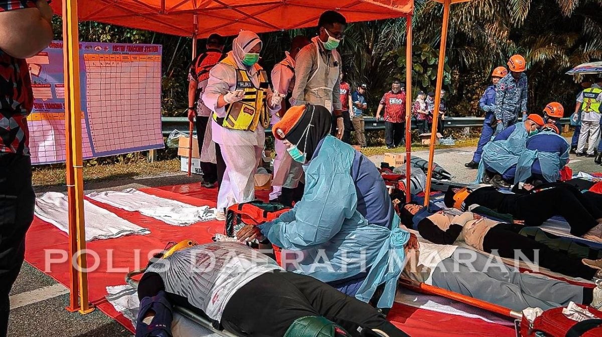 东：（已签发）3车连环撞1死29人伤演习 画面逼真
