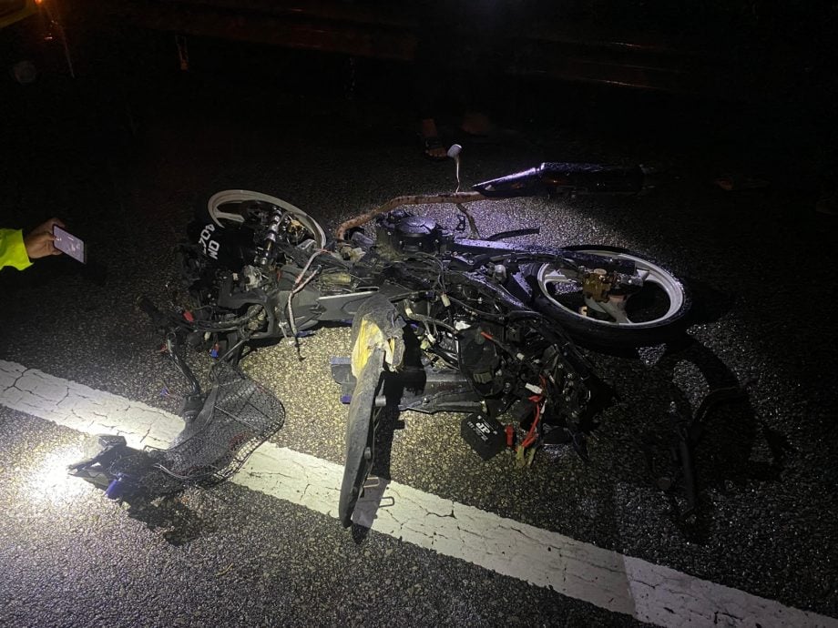 东：（已签发）两摩托车迎面猛撞，骑士一死一重伤