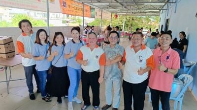 关丹德教会紫关阁义卖会热闹举行 筹募赠医施药开销基金