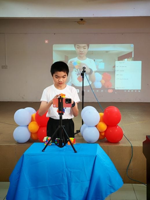 东：（已签发）姚贞暖华小儿童节 校园变游乐场 学生玩得尽兴