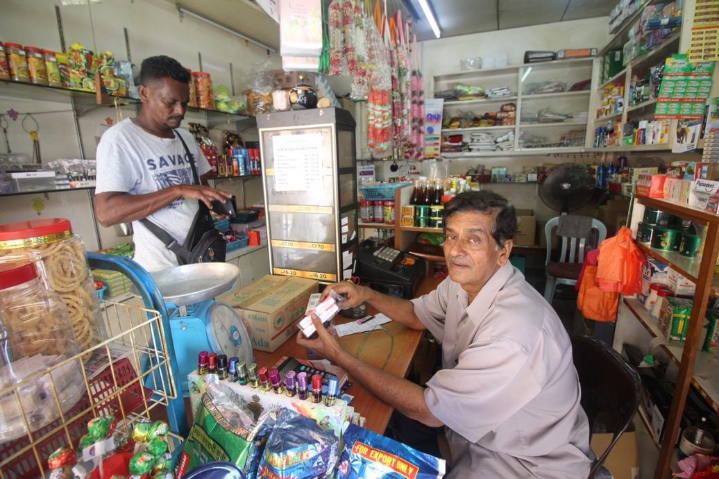 东：（已签发）宵小雨夜撬店偷窃，小商痛失4500现款