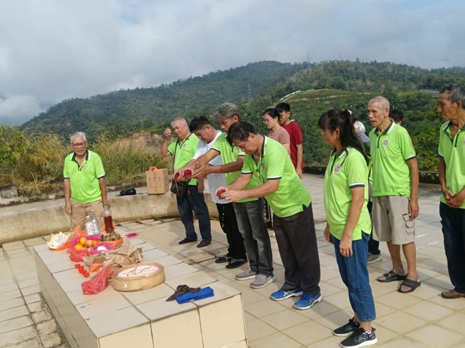 东：（已签发）彭亨李氏联宗会迎来首位考获5A的会员子女入会