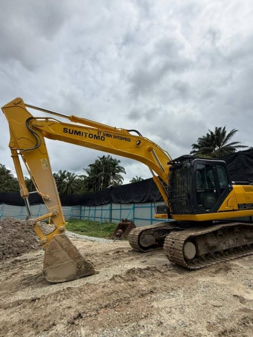 东：（已签发）涉非法采金 警察部队捕6男子