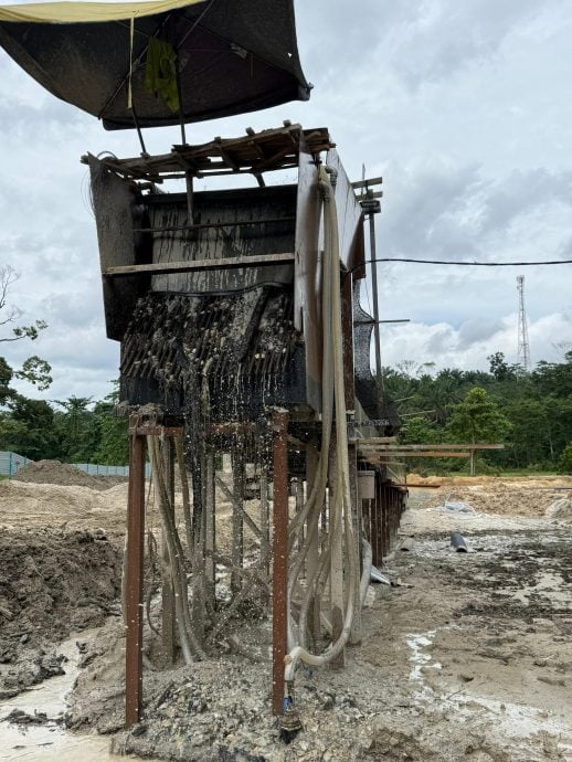 东：（已签发）涉非法采金 警察部队捕6男子