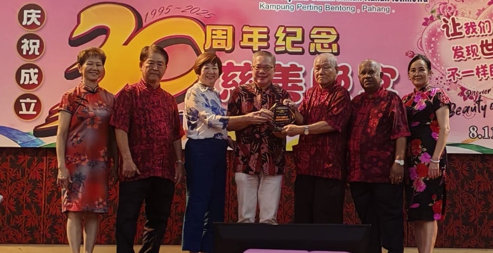 东:(已签发)玻璃口特殊儿童康复中心30周年晚宴