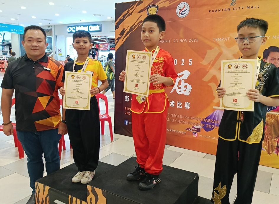 东：（已签发）第二届彭亨州关丹县武术比赛开幕仪式