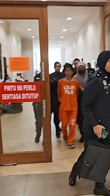 东:(已签发)菲佣持刀砍伤雇主母子 今日被控