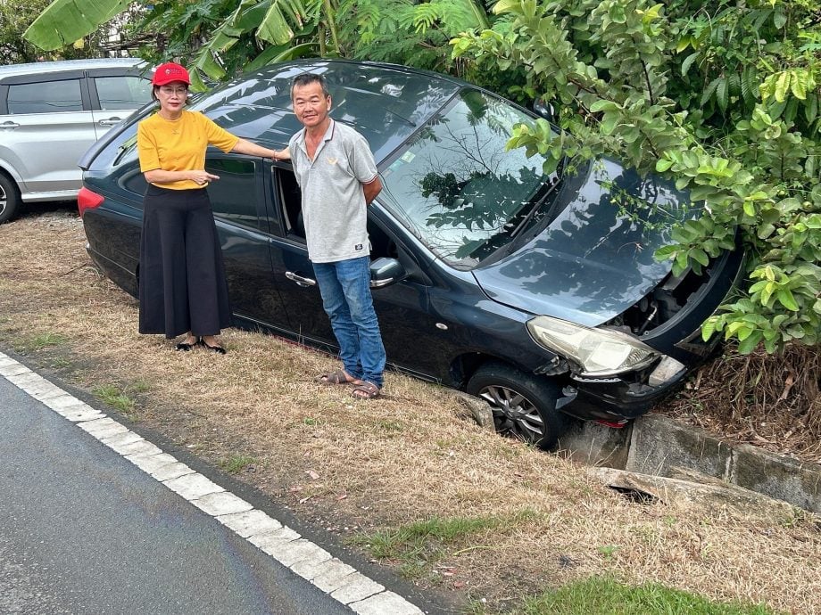 东:(已签发)轿车失控撞路肩幸司机无大碍