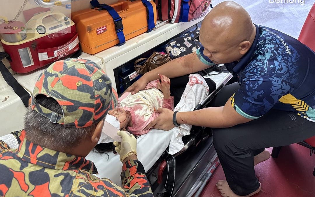 东:(已签发)轿车翻覆1死2伤