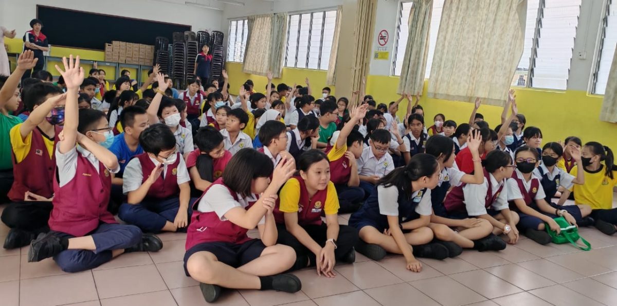 东：（已签发）通过阅报激发学生的学习兴趣 增强写作能力