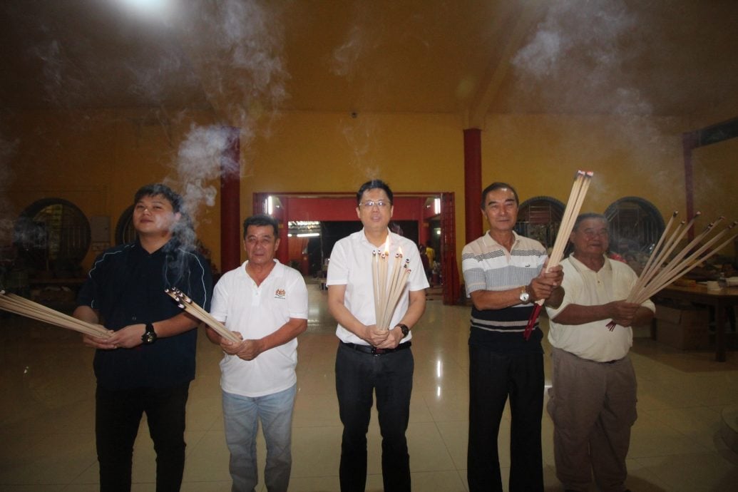 东:(已签发)邹宇晖:喝酒是华人传统文化,唐诗宋词是酒后创作