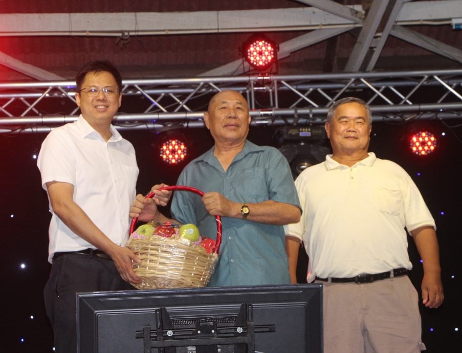 东:(已签发)邹宇晖:喝酒是华人传统文化,唐诗宋词是酒后创作