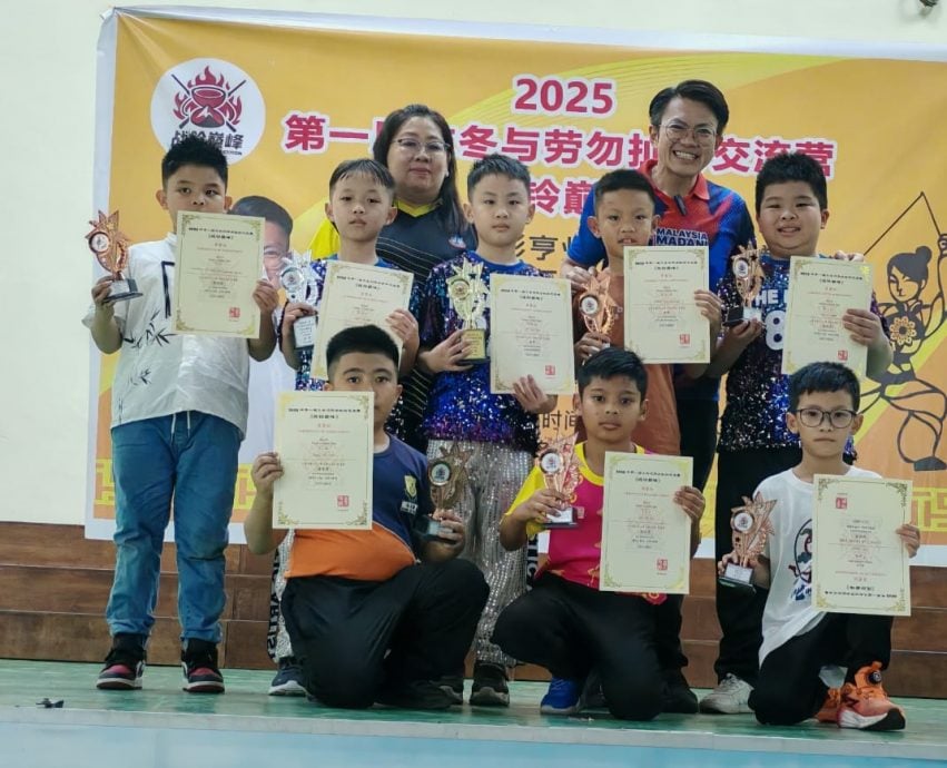 东：（已签发）首届文冬与劳勿《战铃颠峰》扯铃交流营发扬传统技艺 