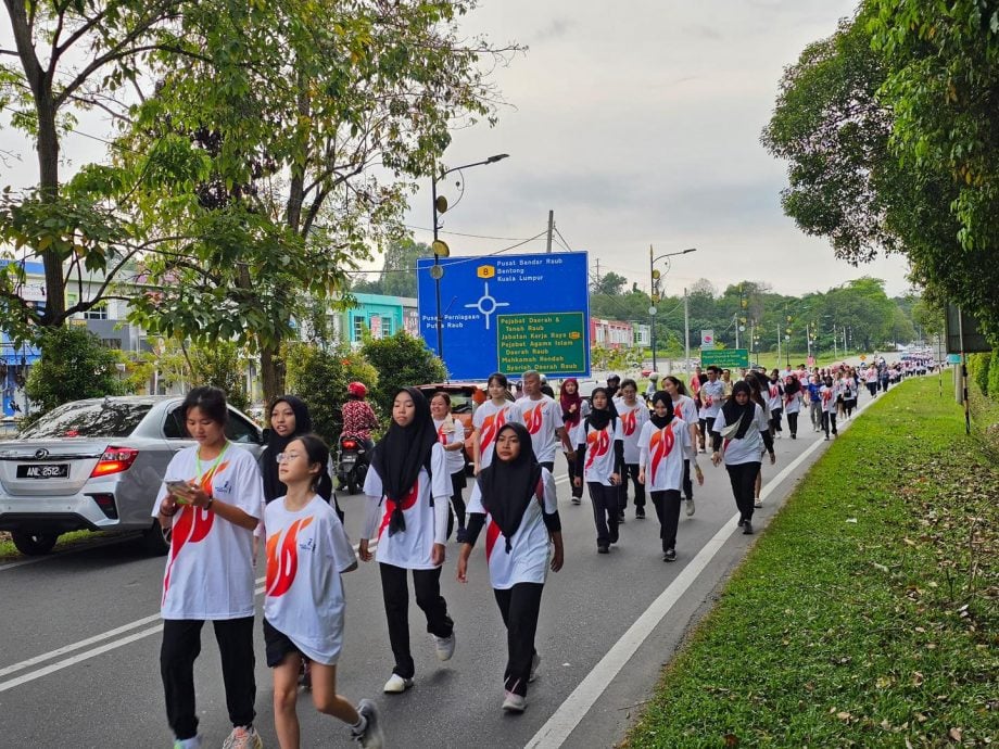 东：（已签发）马青70周年全国Youth Run劳勿站，逾千名各族市民参与