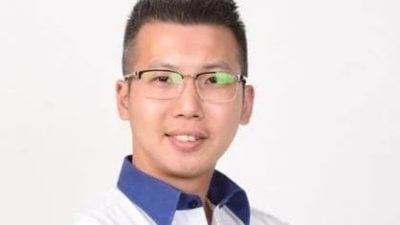 黄启政：两名教师同堂授课 “教师将无喘息空间 ”