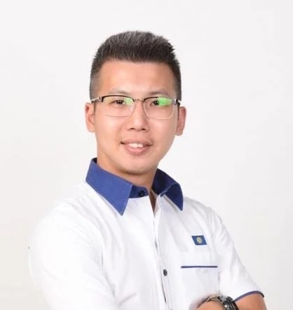 东:(已签发)黄启政:推动两名教师同堂授课,证明教育部推动改革创新,倾向于一时兴起