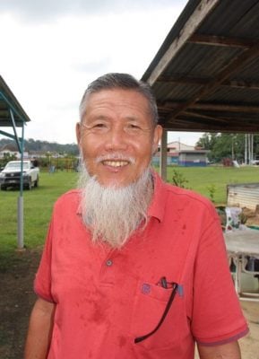 东:(未签发):雨水充足,阳光明媚,今季榴梿又大又圆