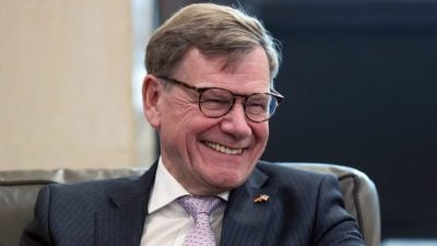 王毅与德国外长通电话　要求德国“反对一切台独行径”