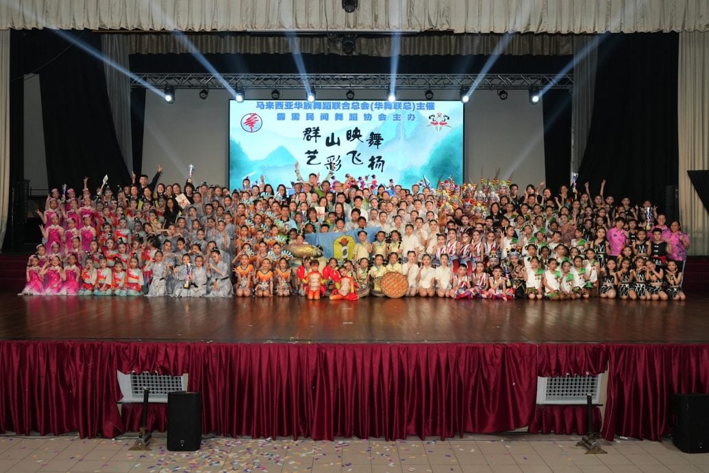 中小学舞蹈观摩 万华一校培南独中双奖格尼市华小最佳服装