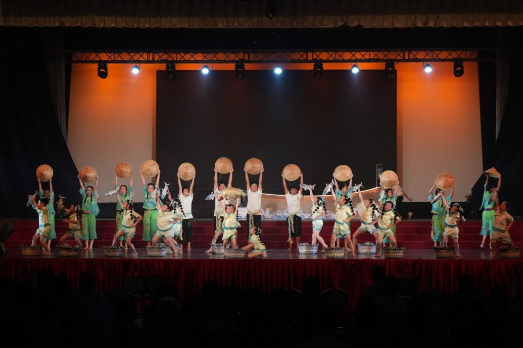 中小学舞蹈观摩 万华一校培南独中双奖格尼市华小最佳服装