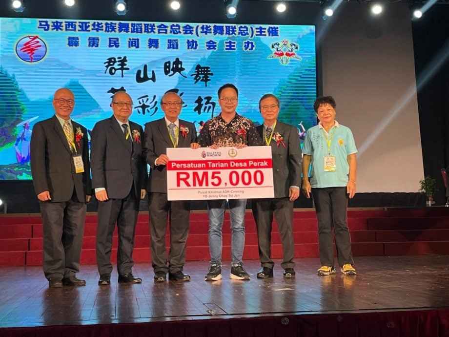 中小学舞蹈观摩 万华一校培南独中双奖格尼市华小最佳服装