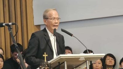 丹斯里张晓卿举殡|拿督张泰卿哽咽忆兄长 吁后代谨记“家和万事兴”