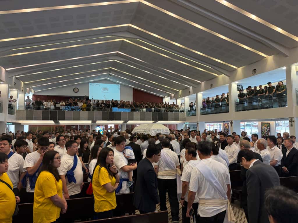 丹斯里张晓卿举殡|缅怀丰富多彩一生 近1500人出席追思礼