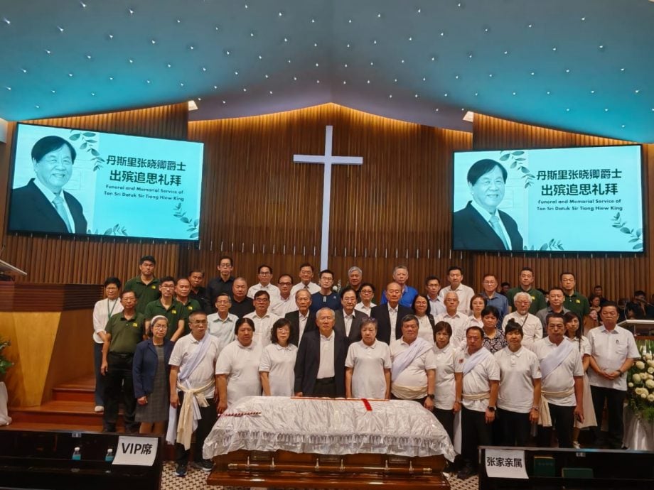 丹斯里张晓卿举殡|缅怀丰富多彩一生 近1500人出席追思礼