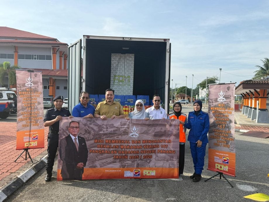 为应付水灾作准备,彭州政府运送乾粮及必须品至全彭167个水灾前哨站。