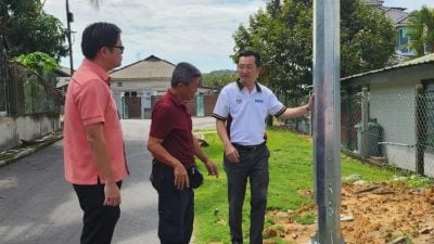 亚沙2新村安装太阳能LED路灯 谢琪清：节能环保是明智决定