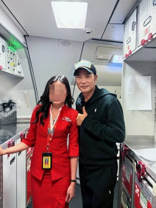 任达华获大马空姐邀合照 君子风度被赞最佳典范