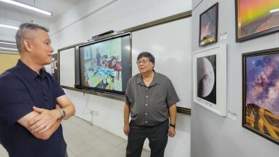 芙中《圆梦》2025校内师生艺术品成果展 校长携“珍藏”共赏