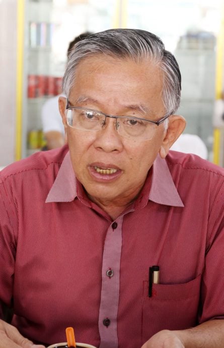 供星洲网/芙公市楼上换LED灯,显更明亮兼节能省电