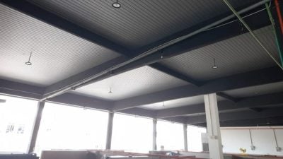 芙公市楼上换LED灯 显更明亮兼节能省电