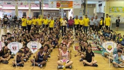 U12“篮海寻星”永祥杯男女篮赛 中华小学 加拉宾小学 分夺冠