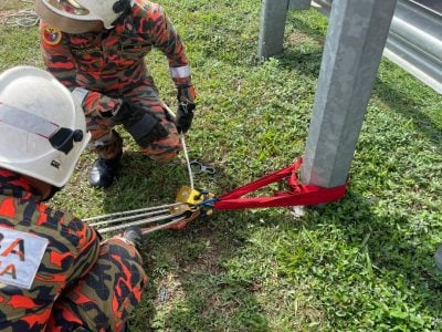 供星洲网:本田轿车失控坠落南北大道200公尺斜坡 22岁华青当场身亡
