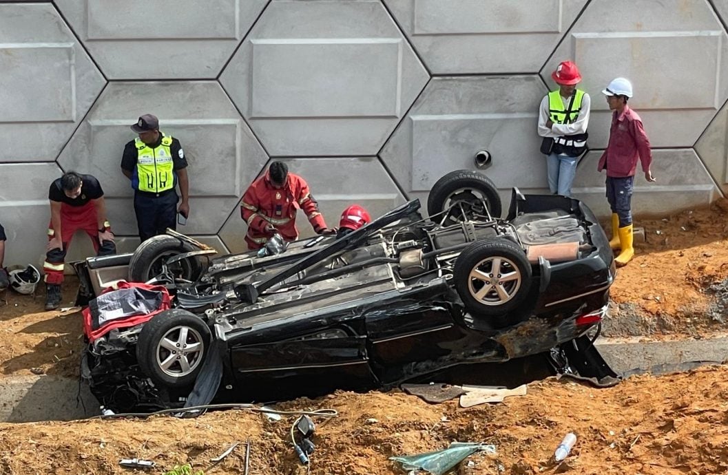 供星洲网:本田轿车失控坠落南北大道200公尺斜坡 22岁华青当场身亡