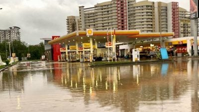 热带风暴“森亚尔” 席卷波德申   树倒  水灾  建筑受损！