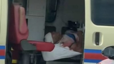 兄弟吵架 弟弟持刀砍伤哥哥