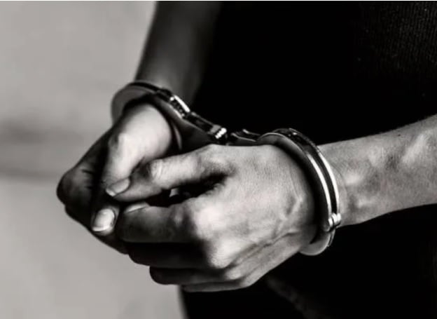 **全国综合(先供网)**全国:5偷缆贼遇警拦截 上演23公里飞车大逃亡