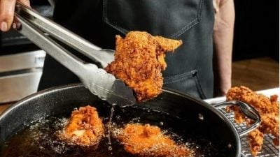 放弃外企高薪返乡卖炸鸡 32岁前会计：“我更快乐了！”